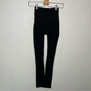 Lululemon Reveal Tight in Black Size 2